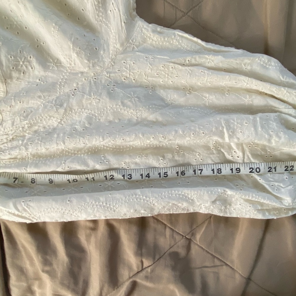 NWT - Old Navy Oversized Blouse with Embroidery Details- Size: 3X - Picture 11 of 16